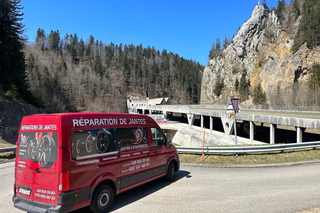 Le van J9R, réparation et rénovation de jantes